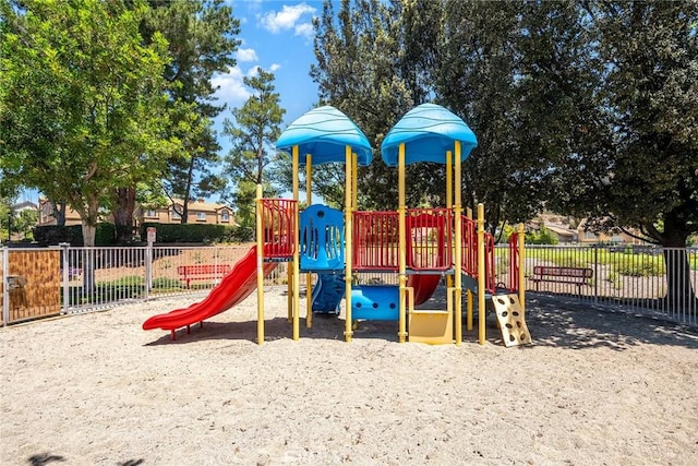 14711 Moon Crest Ln Unit B, Chino Hills, CA 91709 - view of community play area