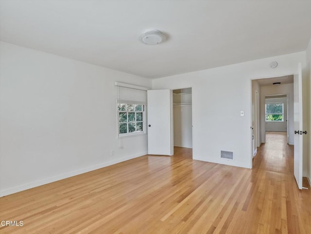 3914 Alta Vista Dr, La Canada Flintridge, CA 91011 - unfurnished bedroom featuring light wood-style floors and a closet