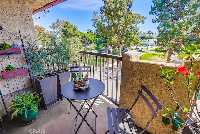 2015 E Broadway Unit 402, Long Beach, CA 90803 - view of balcony