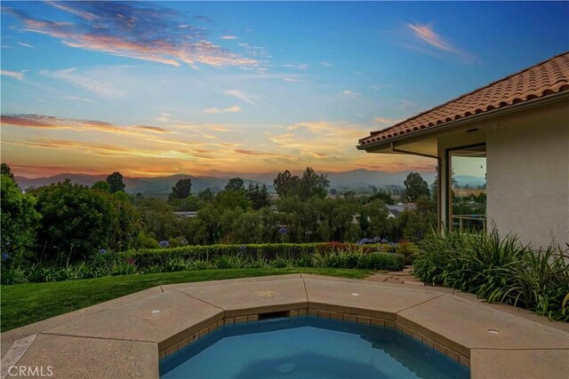 1525 Ramona Dr, Camarillo, CA 93010 - view of pool