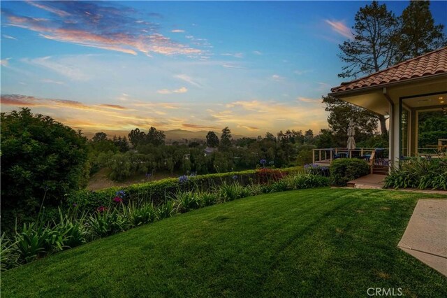 1525 Ramona Dr, Camarillo, CA 93010 - view of green lawn