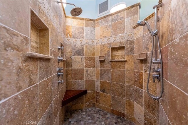 1525 Ramona Dr, Camarillo, CA 93010 - bathroom featuring tiled shower