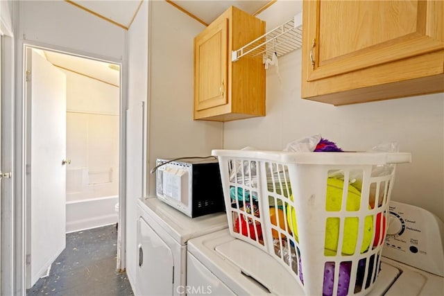 422 Zenon Way, Arroyo Grande, CA 93420 - laundry room with washing machine and dryer and cabinet space