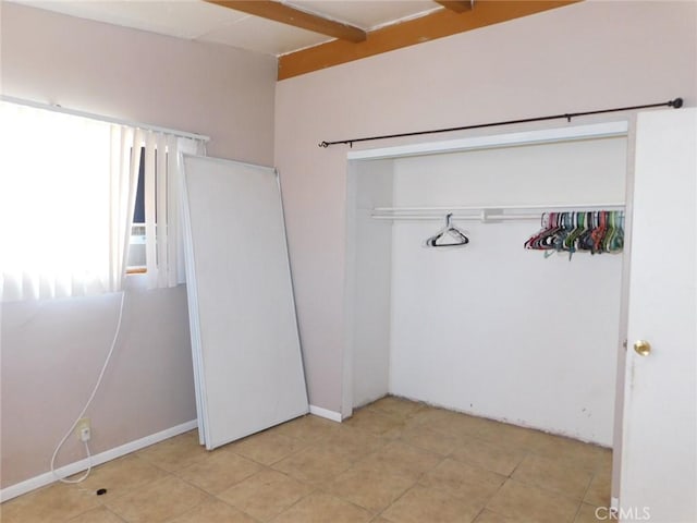 14200 Pawnee Rd, Apple Valley, CA 92307 - view of closet