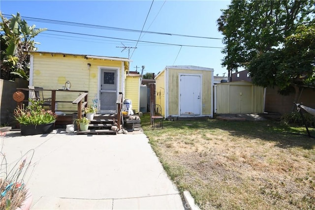 1862 261st St, Lomita, CA 90717 - view of grassy yard with a storage unit