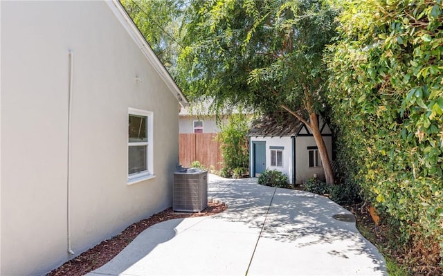 7441 Sylvia Ave, Reseda, CA 91335 - view of patio featuring an outdoor structure