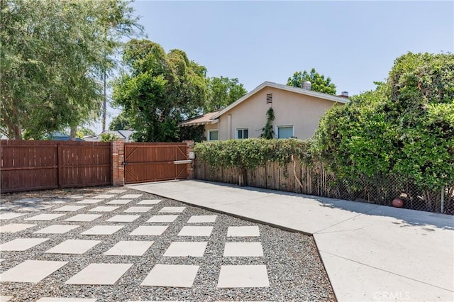 7441 Sylvia Ave, Reseda, CA 91335 - view of patio / terrace with a gate