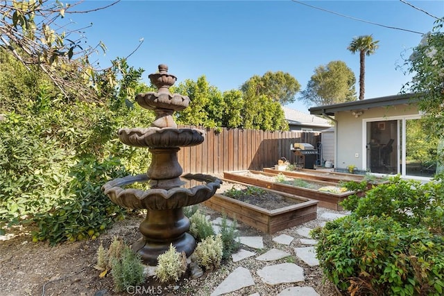 4835 Almidor Ave, Woodland Hills, CA 91364 - view of yard with a garden