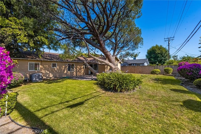 625 S Valley St, Anaheim, CA 92804 - view of yard featuring a patio area