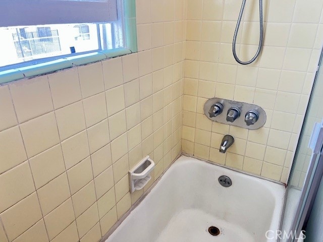 122 Elm Ave Unit 9, Long Beach, CA 90802 - full bath with  shower combination