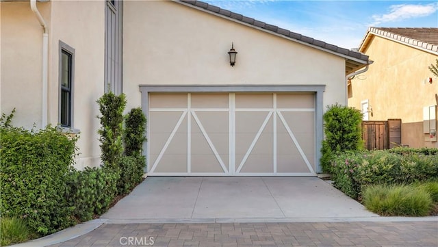 126 Luneta Ln, Rancho Mission Viejo, CA 92694 - garage featuring driveway