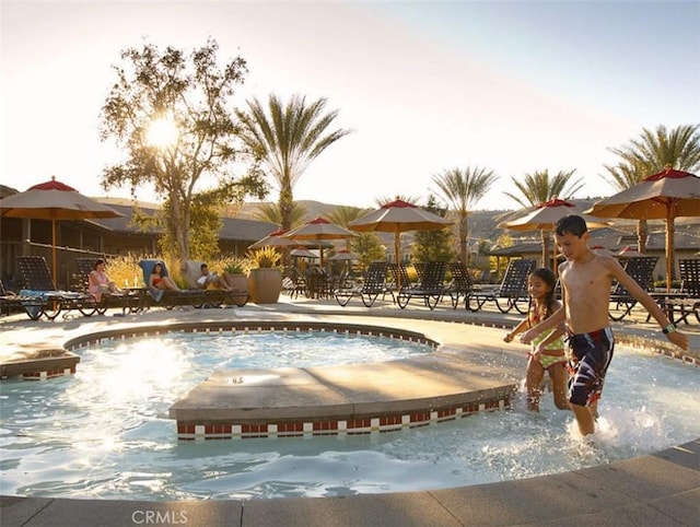 126 Luneta Ln, Rancho Mission Viejo, CA 92694 - community pool with a hot tub and a patio