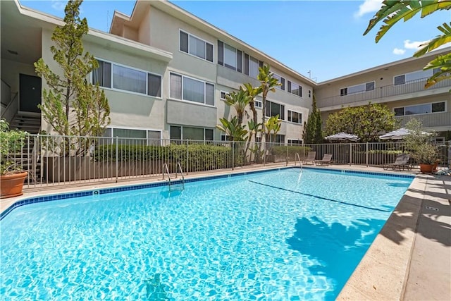 1525 N Hayworth Ave Unit 205, Los Angeles, CA 90046 - view of community pool