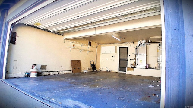 5312 Caminito Cachorro, San Diego, CA 92105 - garage featuring gas water heater