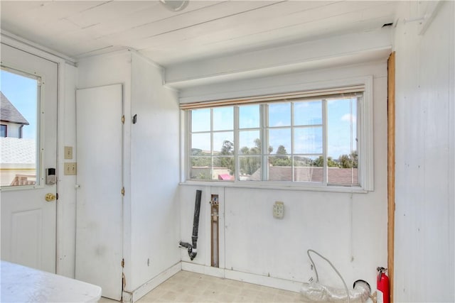 128 N Mason St, Arroyo Grande, CA 93420 - foyer with plenty of natural light