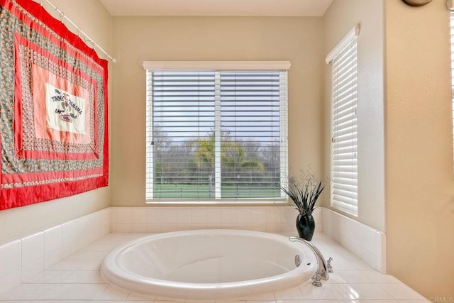 118 Double Eagle, Escondido, CA 92026 - full bath featuring a garden tub