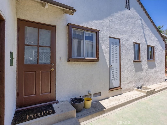 334 N Lomita St, Burbank, CA 91506 - entrance to property featuring stucco siding