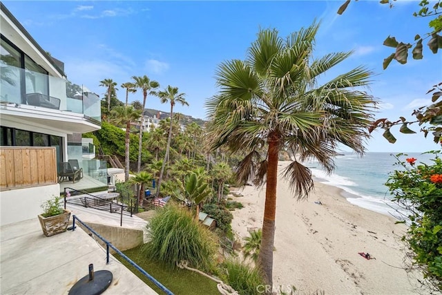 31895 Circle Dr, Laguna Beach, CA 92651 - patio / terrace with view of water and beach