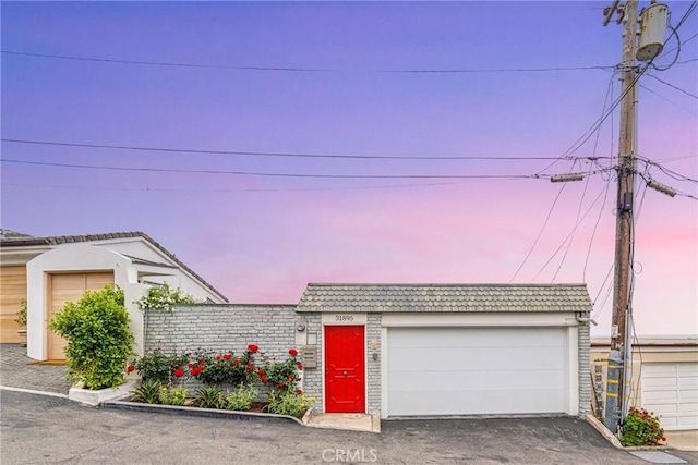31895 Circle Dr, Laguna Beach, CA 92651 - view of front of property with an outbuilding