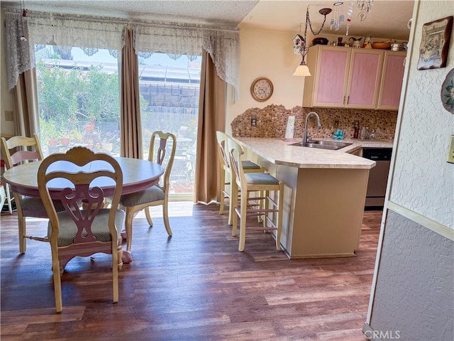 27545 Jasper Way, Castaic, CA 91384 - dining room featuring dark wood finished floors and a textured wall