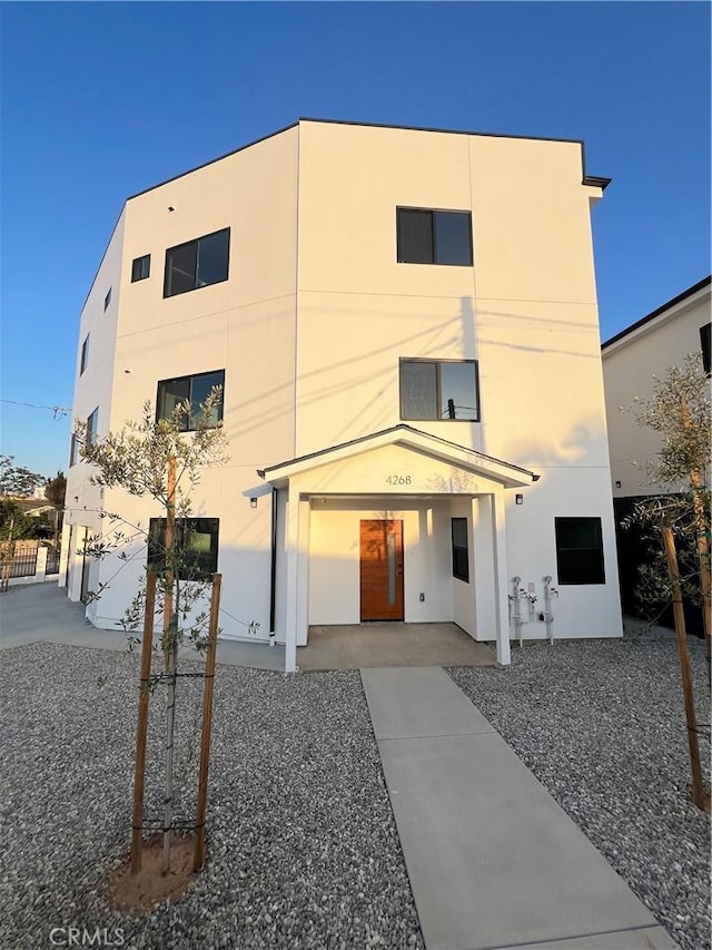 4268 Capistrano Way E, Los Angeles, CA 90063 - contemporary house with stucco siding