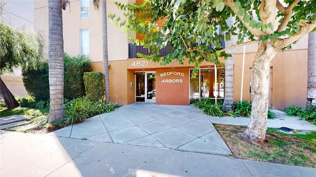 4821 Bakman Ave Unit 405, North Hollywood, CA 91601 - property entrance with stucco siding