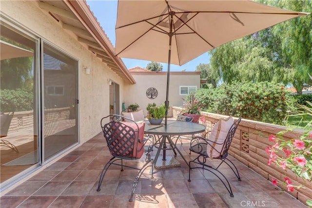 3463 Bahia Blanca W Unit B, Laguna Woods, CA 92637 - view of patio featuring outdoor dining area