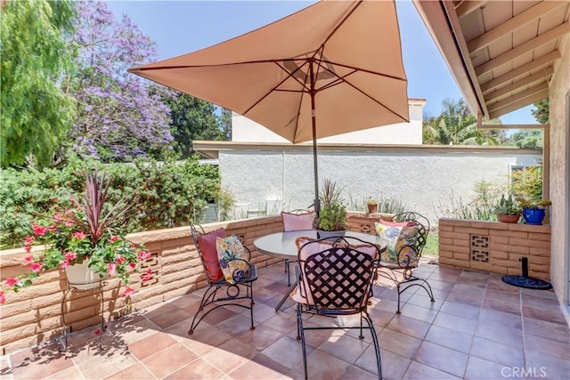 3463 Bahia Blanca W Unit B, Laguna Woods, CA 92637 - view of patio / terrace with outdoor dining space