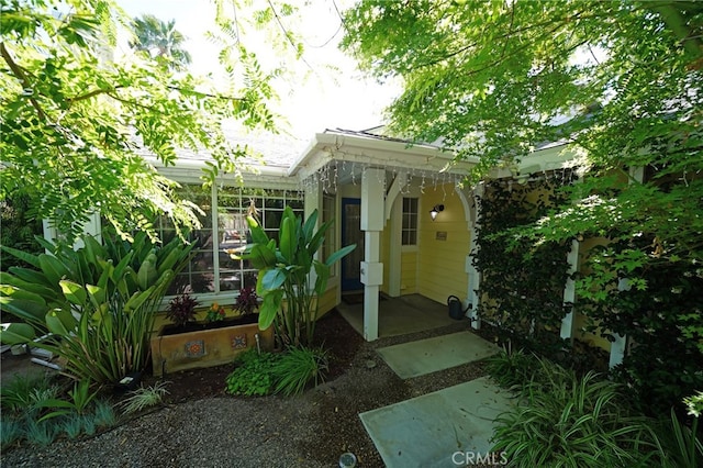 27768 Crookshank Dr, Saugus, CA 91350 - property entrance