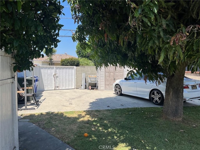 12843 Columbia Way, Downey, CA 90242 - view of yard