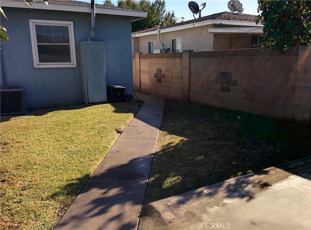 12843 Columbia Way, Downey, CA 90242 - view of yard