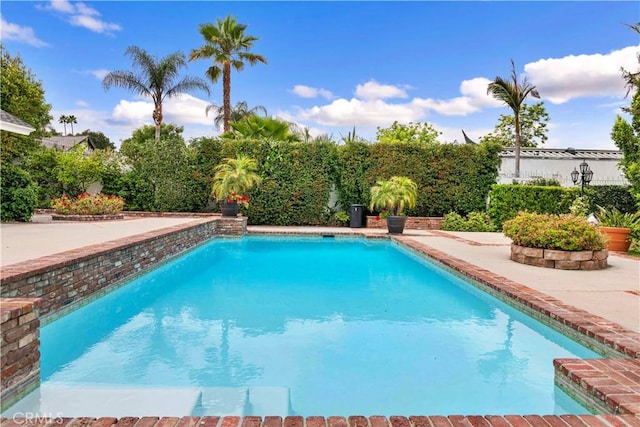 17437 Tarzana St, Encino, CA 91316 - view of outdoor pool