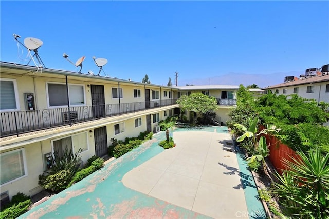 833 W Duarte Rd Unit 11, Arcadia, CA 91007 - view of home's community with a patio and a mountain view