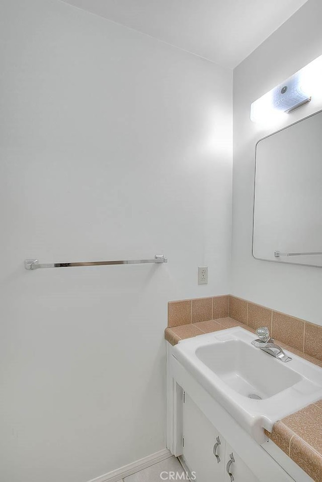 9465 Palo Verde Ave, Fontana, CA 92335 - bathroom featuring vanity