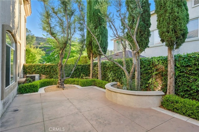 4451 Birdie Dr, Corona, CA 92883 - view of patio / terrace