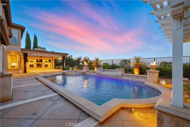 4451 Birdie Dr, Corona, CA 92883 - view of swimming pool with an in-ground hot tub, a fenced backyard, and a patio area