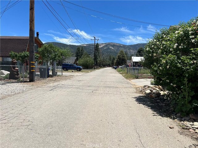 871 Pinon Ln, Big Bear City, CA 92314 - photo 4