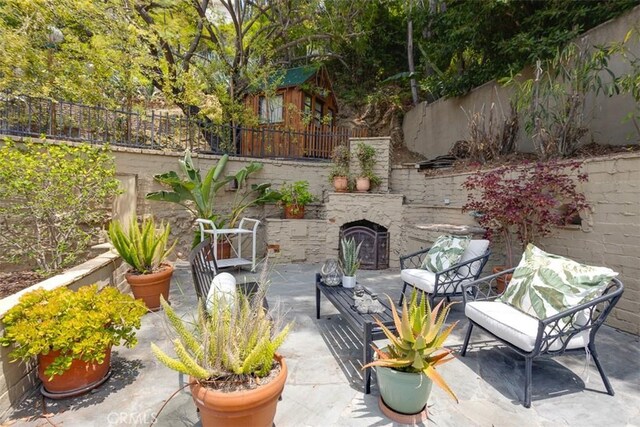 2256 Bronson Hill Dr, Los Angeles, CA 90068 - photo 38