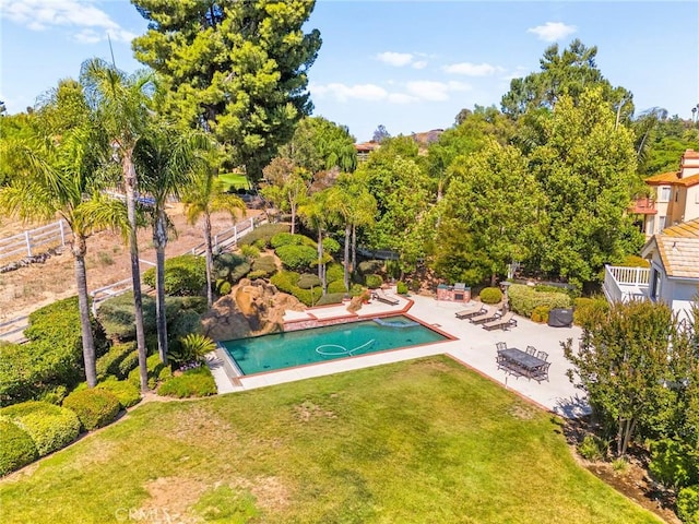 31148 Kahwea Rd, Temecula, CA 92591 - swimming pool with a patio