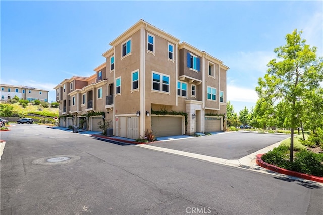 109 Alder Rdg, Lake Forest, CA 92610 - view of property featuring a residential view and an attached garage