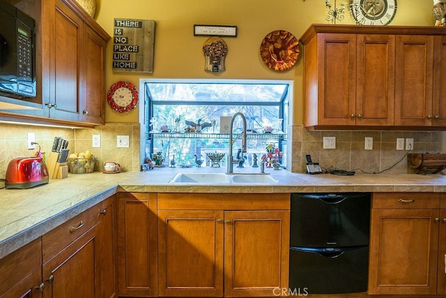 1613 Lassen Way, Pine Mountain Club, CA 93222 - kitchen featuring black appliances, light countertops, and backsplash