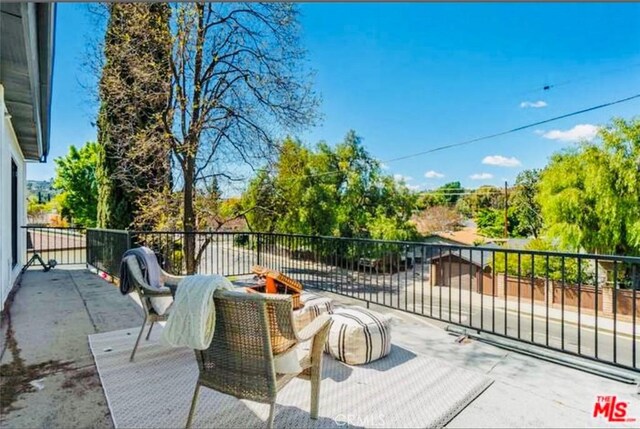 4944 Don Pio Dr, Woodland Hills, CA 91364 - photo 22