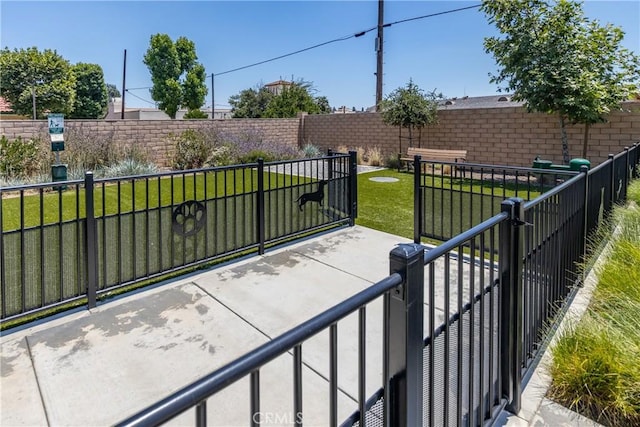 347 Carson Ct, Rialto, CA 92376 - view of gate
