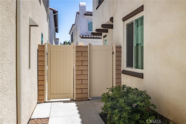 347 Carson Ct, Rialto, CA 92376 - view of gate