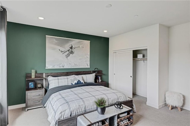 17148 Kent St, Hesperia, CA 92345 - carpeted bedroom featuring a closet and recessed lighting