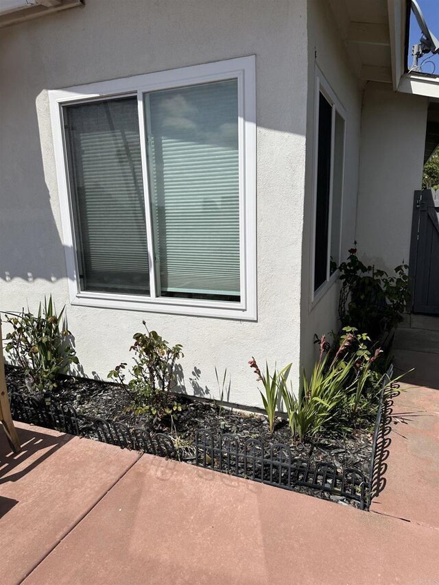 3732 Mira Pacific Dr, Oceanside, CA 92056 - view of side of home with stucco siding