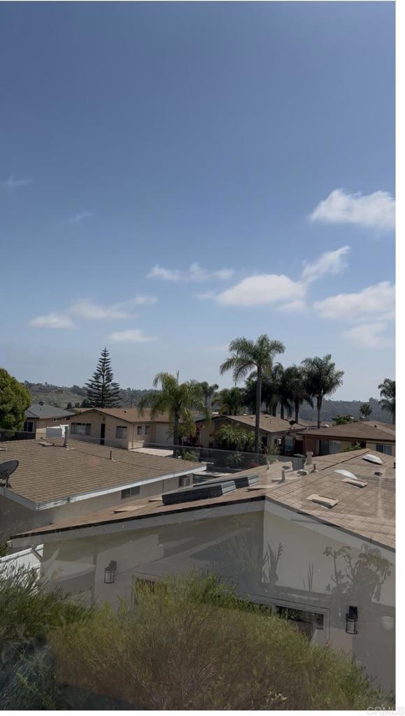 3732 Mira Pacific Dr, Oceanside, CA 92056 - view of front of home