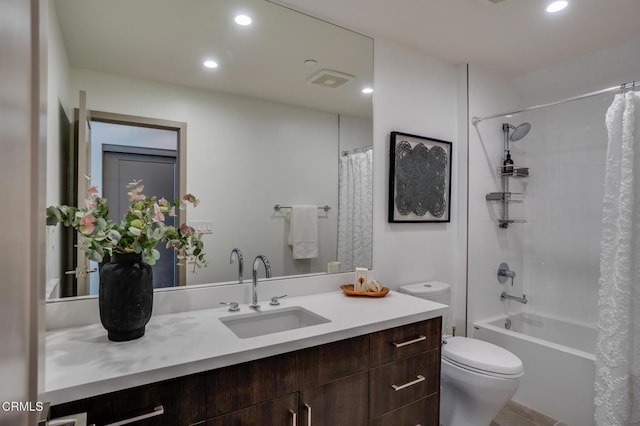 820 Mission St Unit 208, South Pasadena, CA 91030 - full bath featuring vanity, shower / bathtub combination with curtain, and recessed lighting