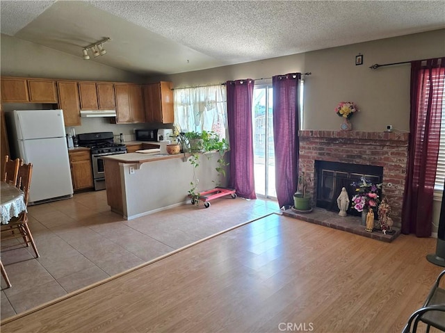 11357 Low Chaparral Dr, Victorville, CA 92392 - photo 14