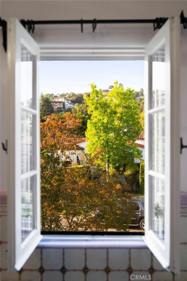 1161 N Everett St, Glendale, CA 91207 - view of doorway to outside